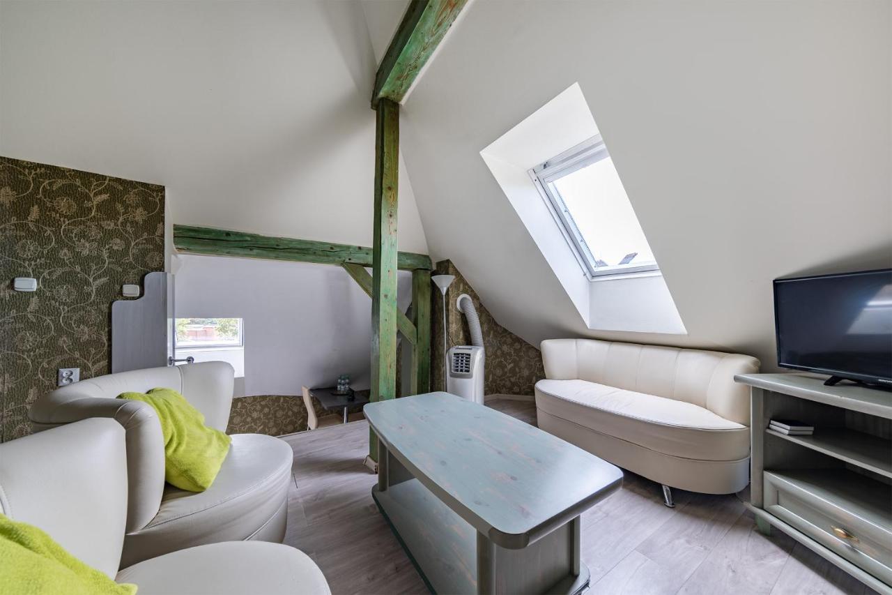 Hotel Pod Zamkiem Olsztyn  Exteriör bild