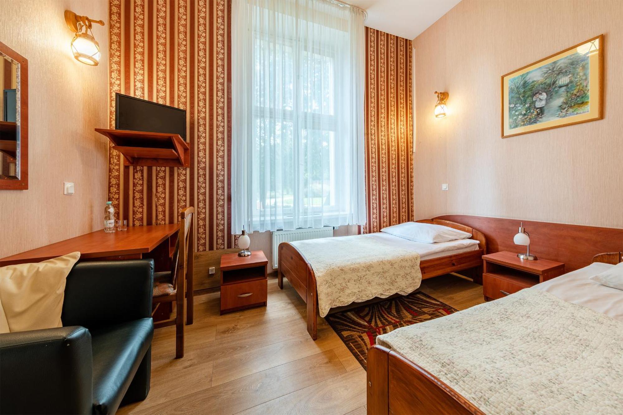 Hotel Pod Zamkiem Olsztyn  Exteriör bild