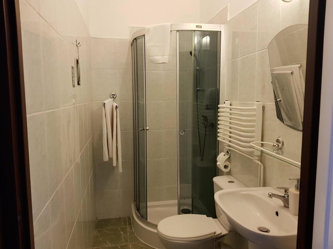 Hotel Pod Zamkiem Olsztyn  Exteriör bild